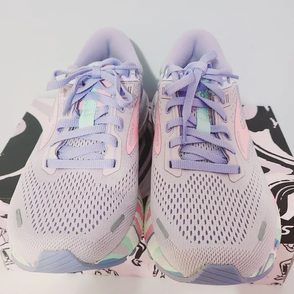 PASTEL Brooks Adrenaline GTS 22 EMPOWER Purple Pink 7.5 Running Shoes NWT Cute! - Picture 2 of 12